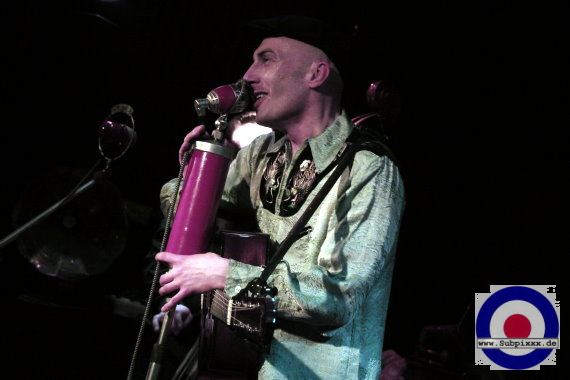 Ricky Rocket - The Phantomes (D) Rockabilly Explosion - McCormacks Ballroom, Leipzig 05. Maerz 2011 (16).JPG